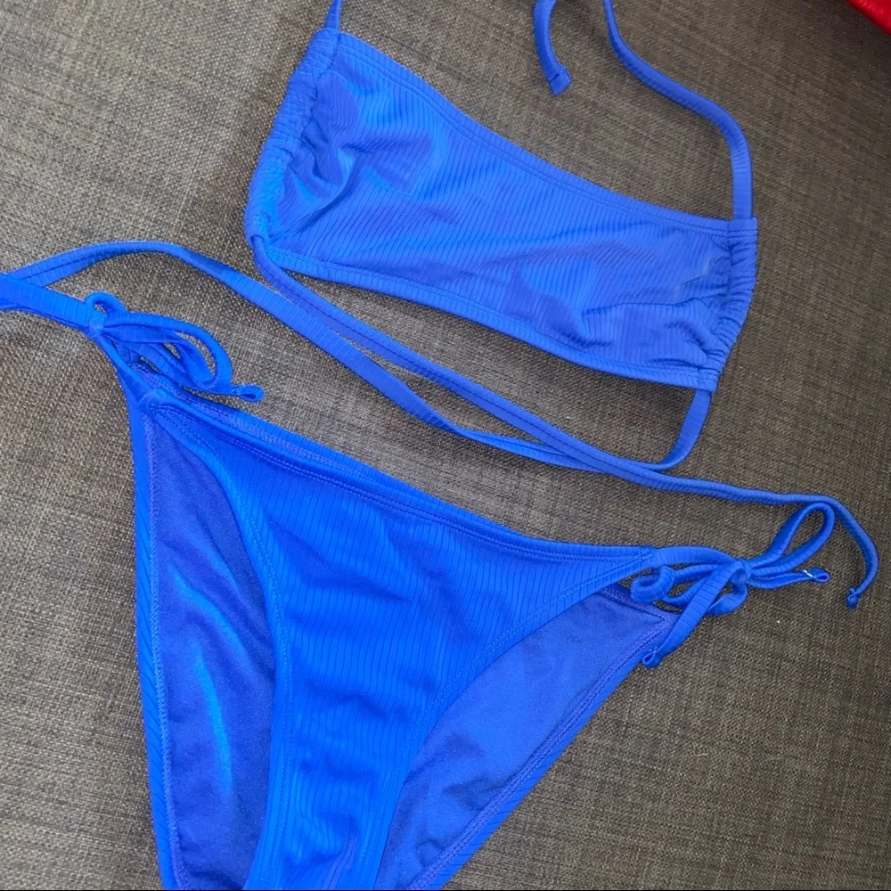 Blue bikini - Picture 7 of 8